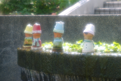 水辺の小人たち.jpg